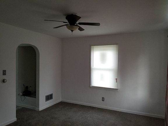 3rd image of 722 Liberty St