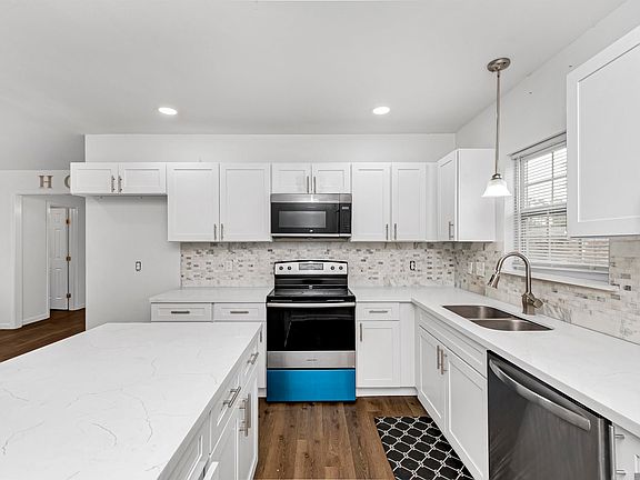 3rd image of 3548 Fairwoods Dr