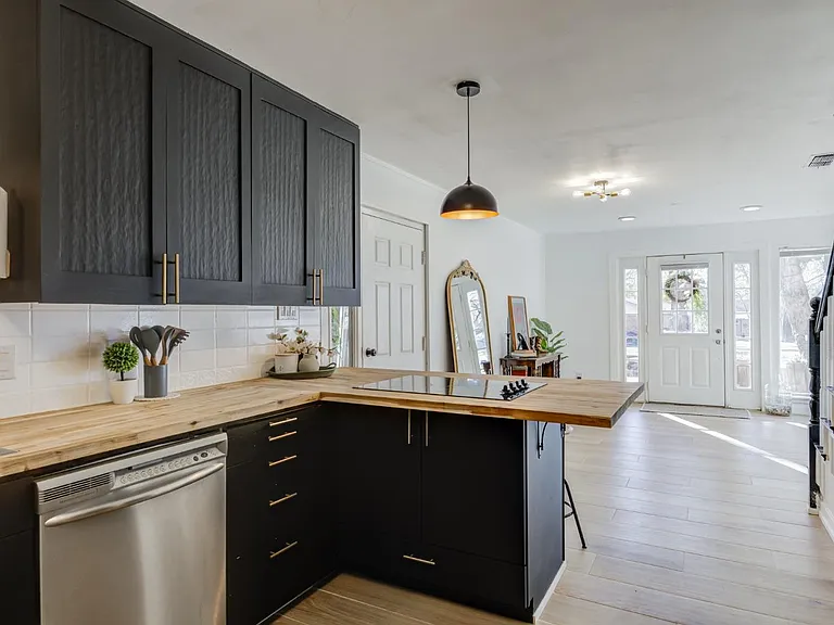 58 E Lakeshore Dr — Photo 24