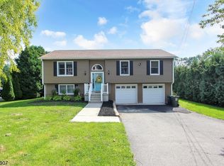 404 Warren St, Stewartsville, NJ 08886