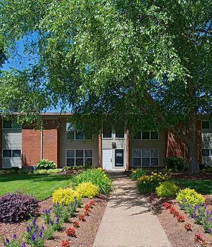Hodges Manor Apartments Photo 1