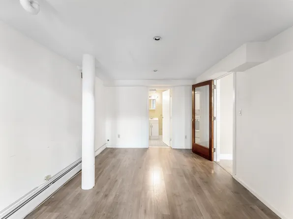 299 Pavonia Avenue image 28 of 43