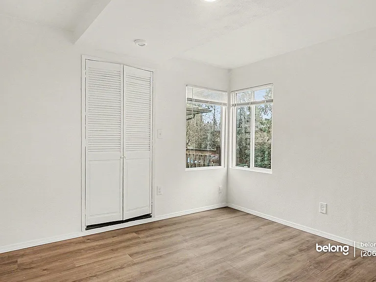 16702 Linden Ave N — Photo 17