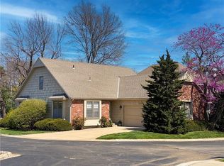 11101 Delmar Ct, Leawood, KS 66211