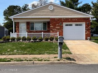 7 Carlsbad Dr, Toms River, NJ 08757