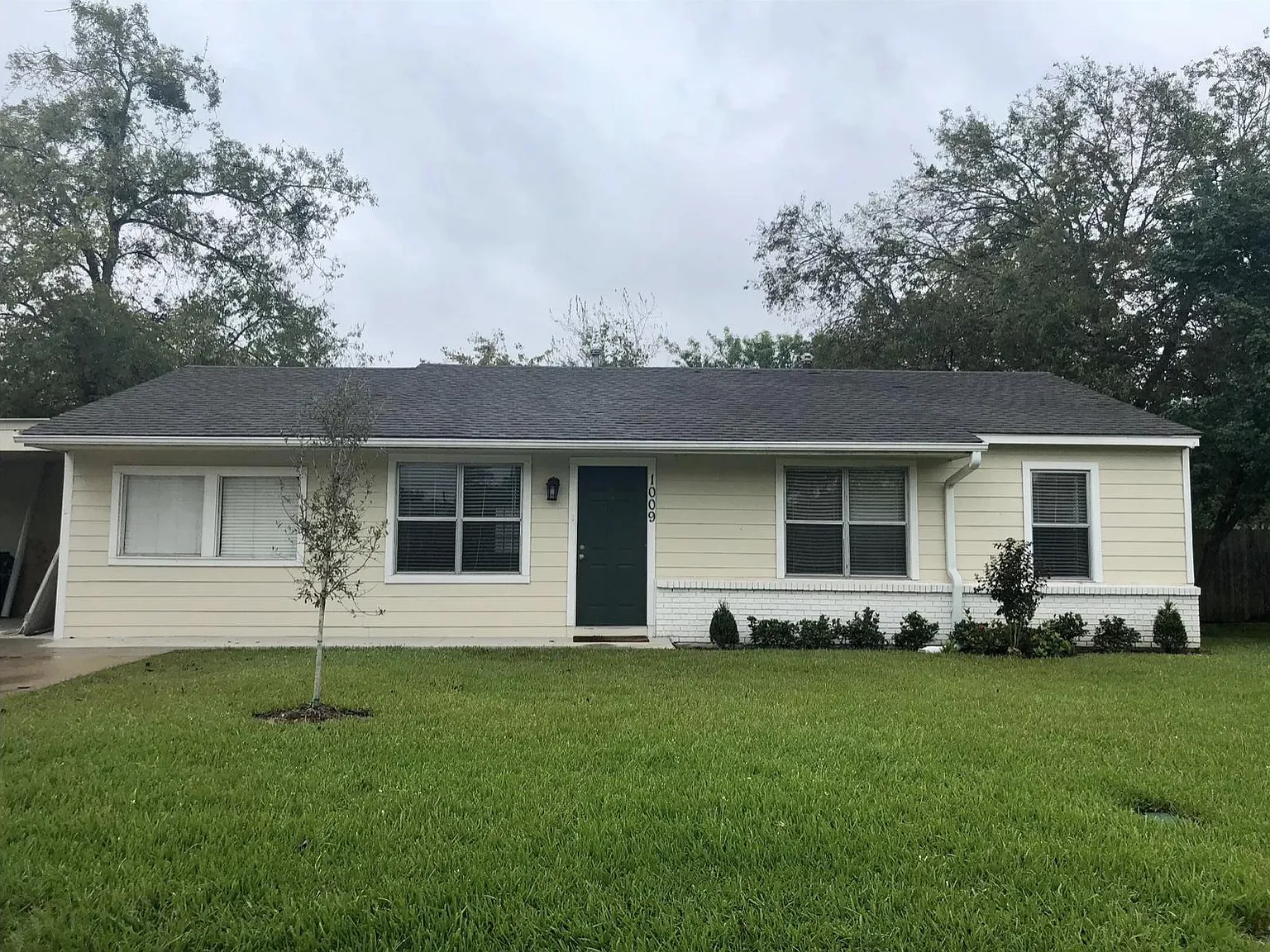 4 bed, 1206 sqft, $3,600 — Photo 1