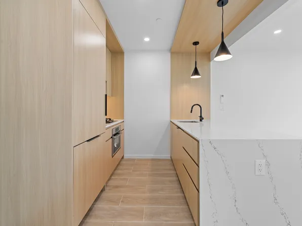 366 Harman Street image 8 of 18