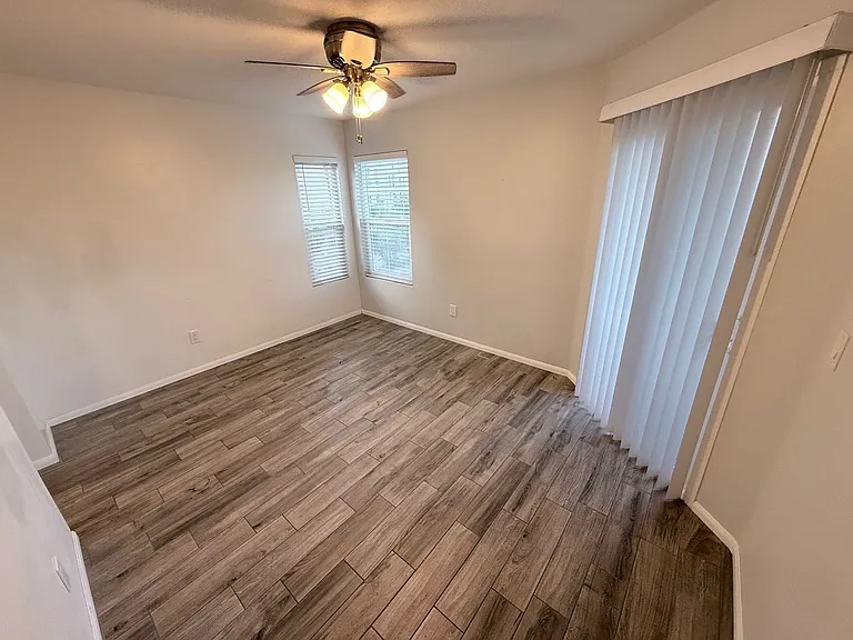 2035 Lakeridge Cir #101 — Photo 15