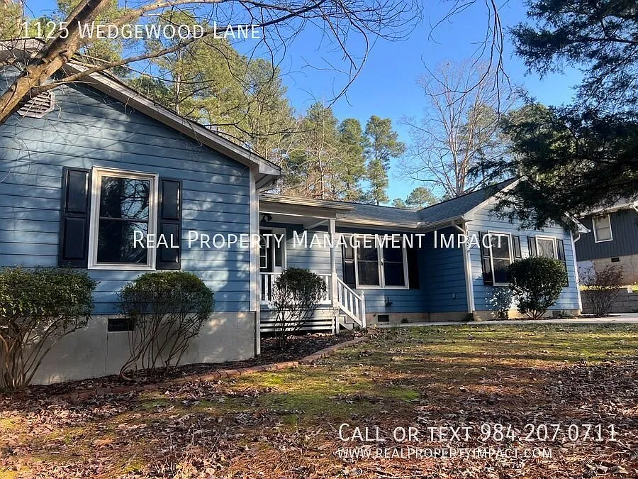 Spacious 3/4-Bedroom, 3-Bath Ranch Home on Deep Wooded Lot Near RTP, Durham — Photo 2