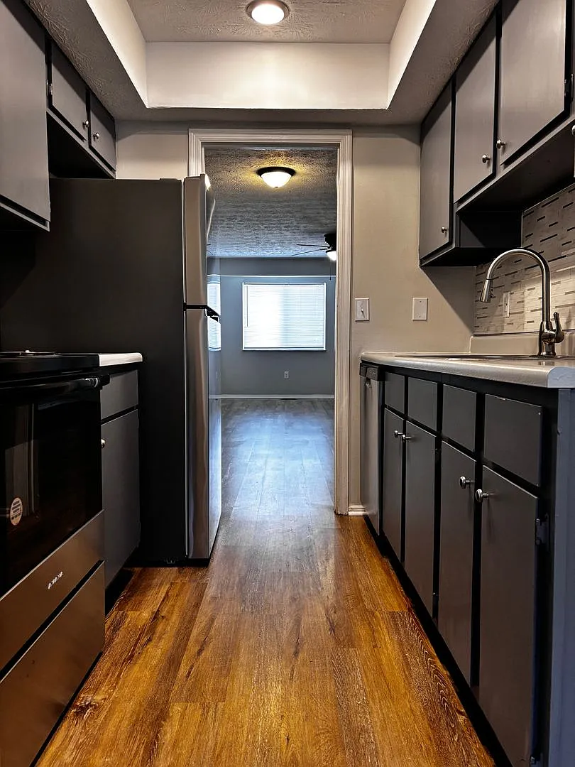 Charming 2-Bed, 1.5-Bath Condo with Carport, Butler Township — Photo 3