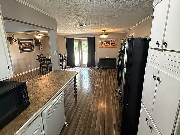 4th image of 3090 Rodgers Rd W