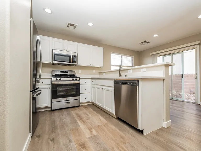 8325 New Leaf Ave — Photo 7