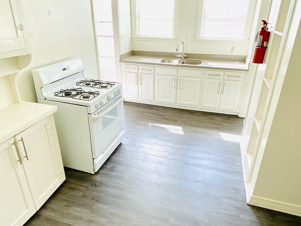 1st image of 3829 Flower Dr