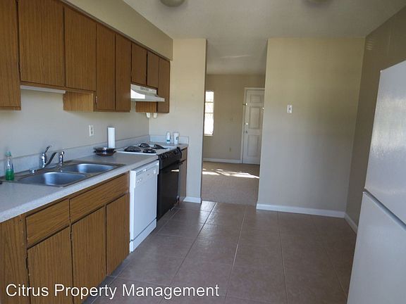 3rd image of 3026 Fairway Ln
