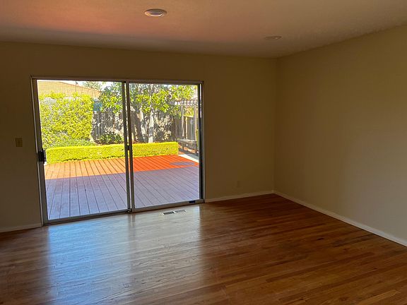 4th image of 21527 Rainbow Dr
