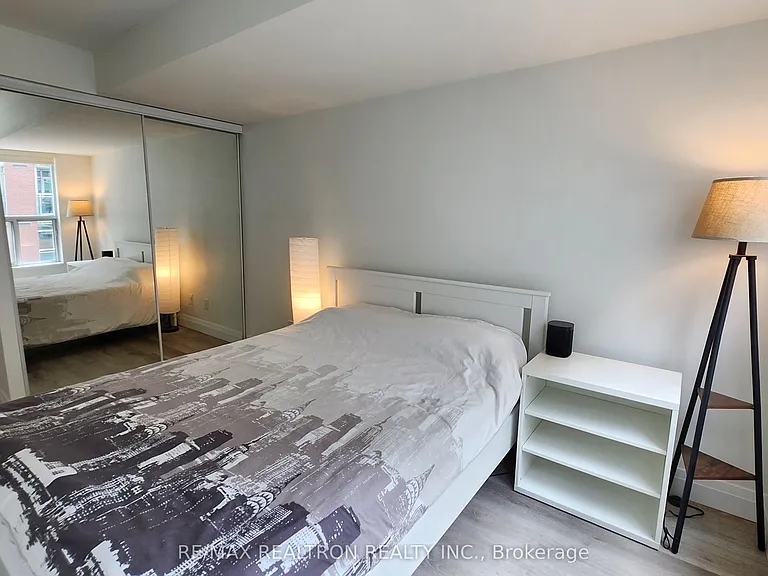 230 King St E #511 — Photo 20