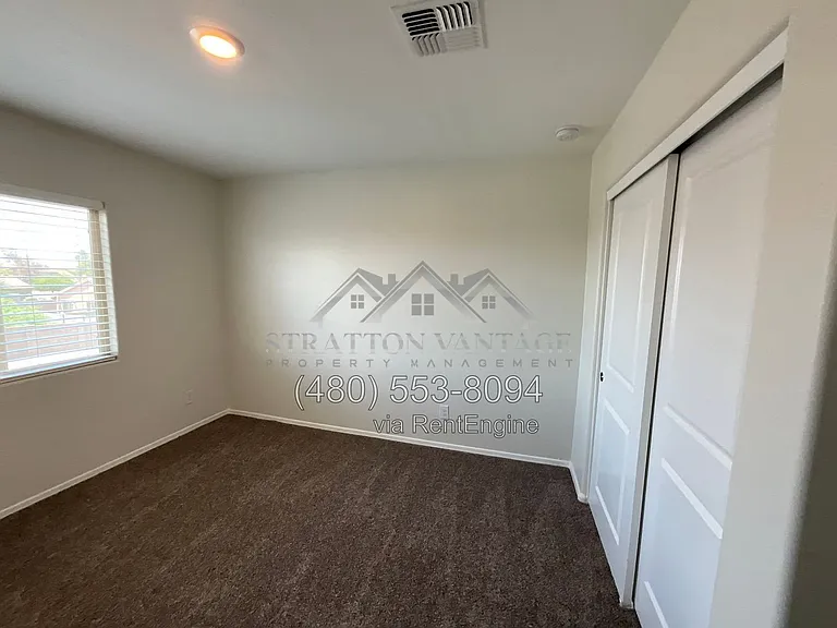 258 S Oak St — Photo 9