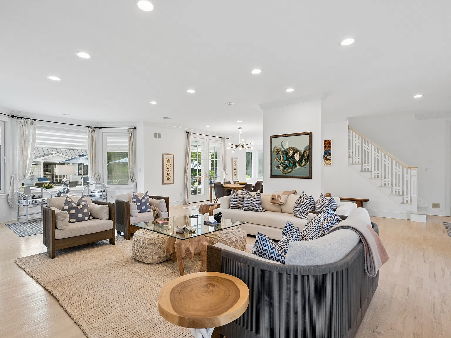 Southampton Village with Pool & Tennis — Photo 4