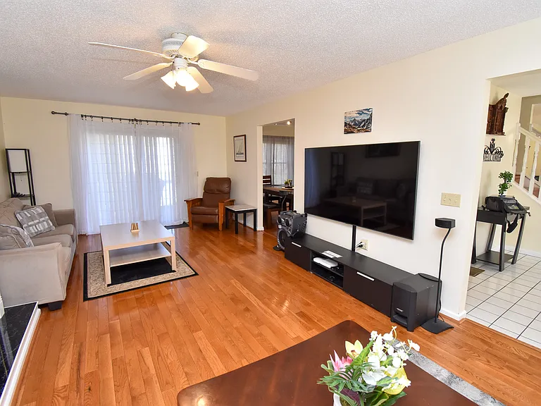 2570 Country Club Dr — Photo 20