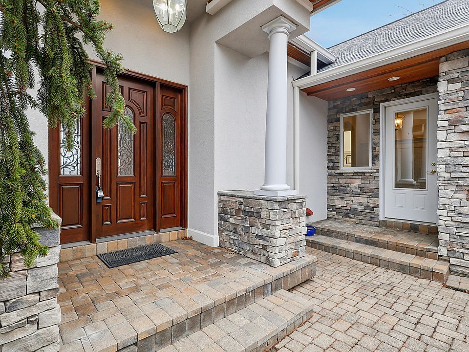 1st image of 522 Scenic Dr