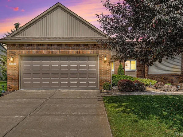 9301 Sunrise Ln, Davison, MI 48423