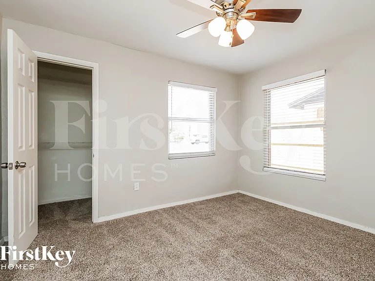 930 E Weber Dr — Photo 14