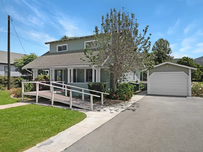 1476 Bardsdale Ave — Photo 10
