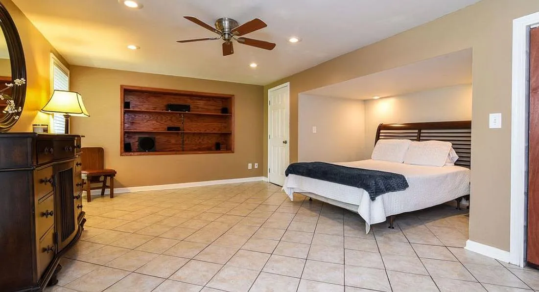 1 bed, 1000 sqft, $1,350 — Photo 1
