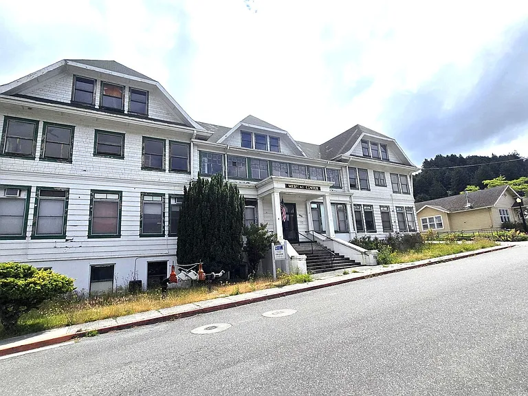 500 B St — Photo 2