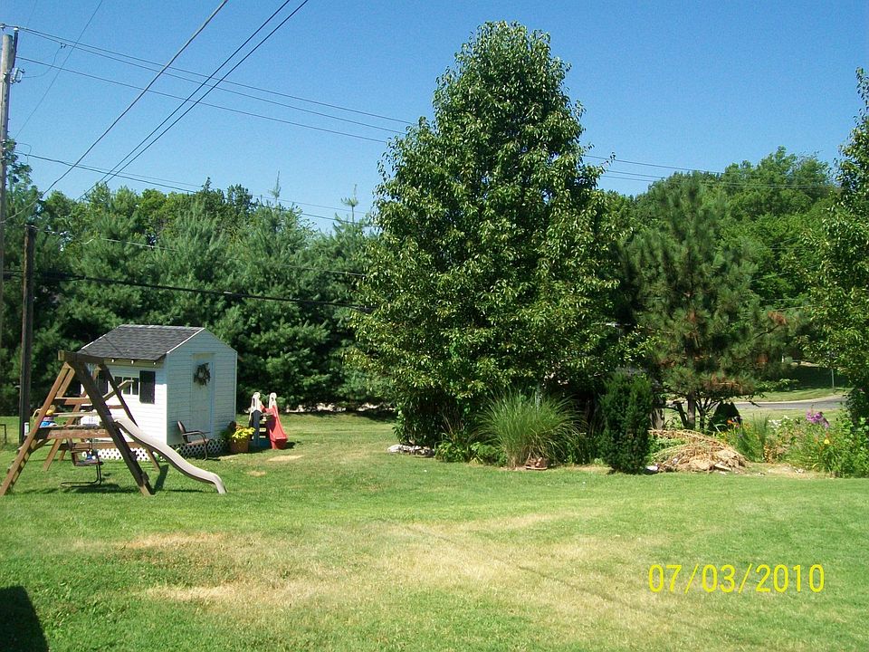 2nd image of 115 Wierschem St