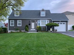 27 Shadowlawn Dr, Colonia, NJ