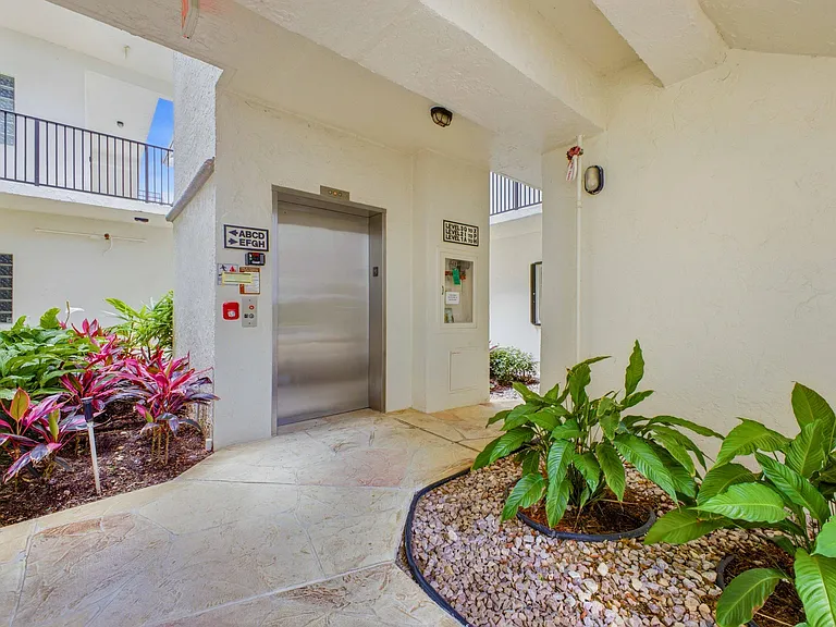 5157 Floria Way #J — Photo 3