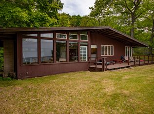 3553 N Lakeshore Dr, Mears, MI 49436