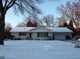 217 Inner Dr, Le Sueur, MN 56058