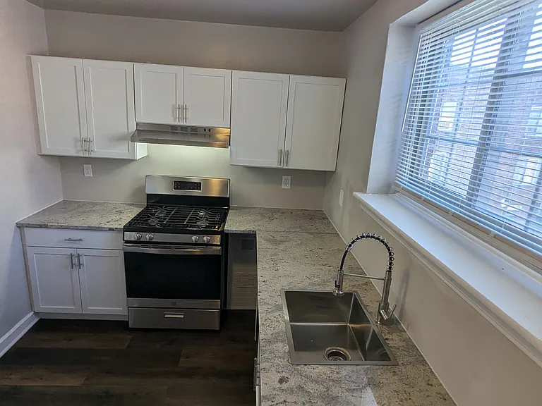 35 N 18th St #2AE — Photo 3