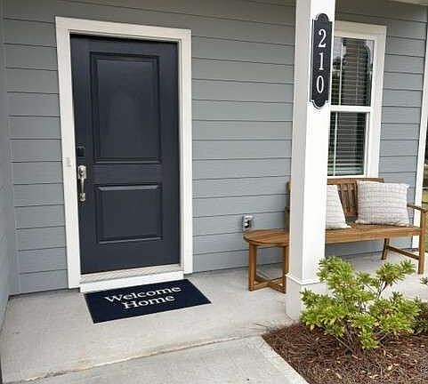 3rd image of 210 Pondview Dr #P4k3ci