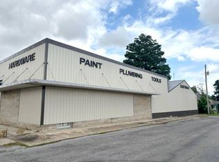 108 E Mill St, Wayne City, IL