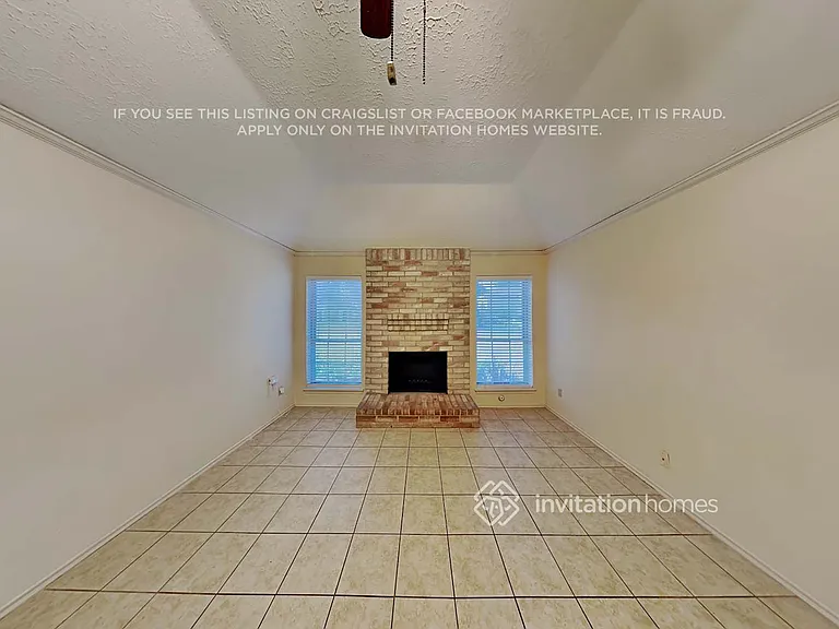 10514 Wayward Wind Ln — Photo 4