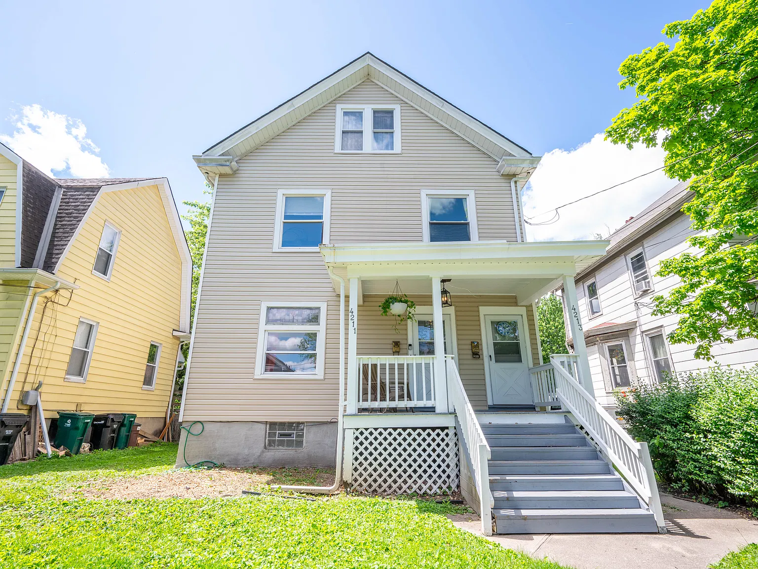2 bed, 1000 sqft, $1,400 — Photo 1