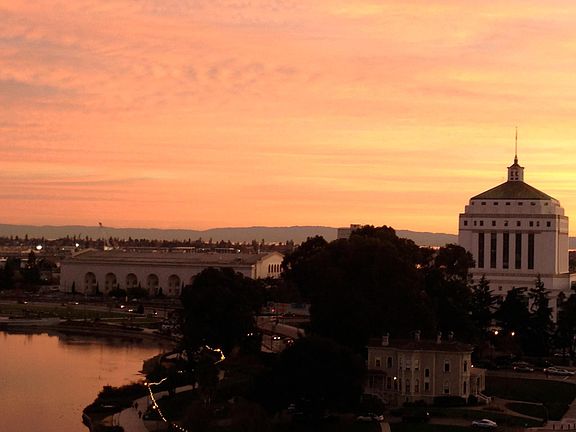 Sunset View Over Lake Merritt From Patio