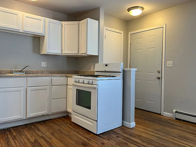 Golden Valley Apartments — Photo 10