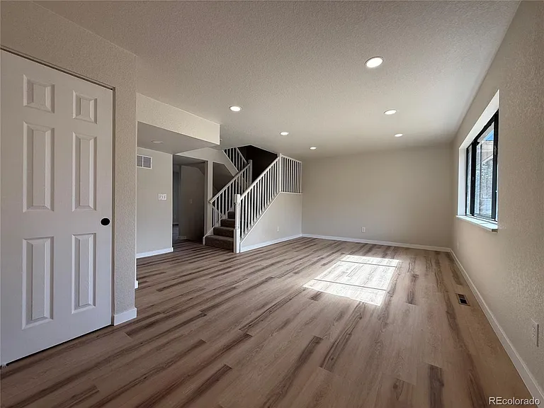 243 Vance St — Photo 8