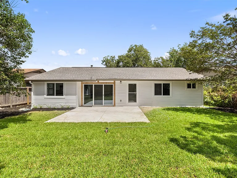 1111 Spearson Ln — Photo 29