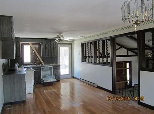 2nd image of 27 Adams Cir