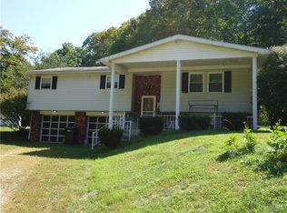 100 Buckingham Rd, Scenery Hill, PA 15360