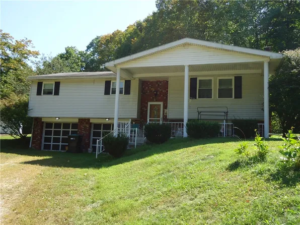 100 Buckingham Rd, Scenery Hill, PA 15360