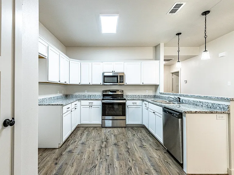 5521 121st St #B — Photo 24