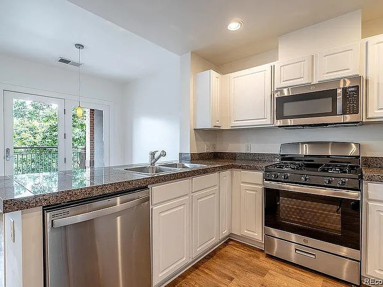 1631 N Emerson St — Photo 8