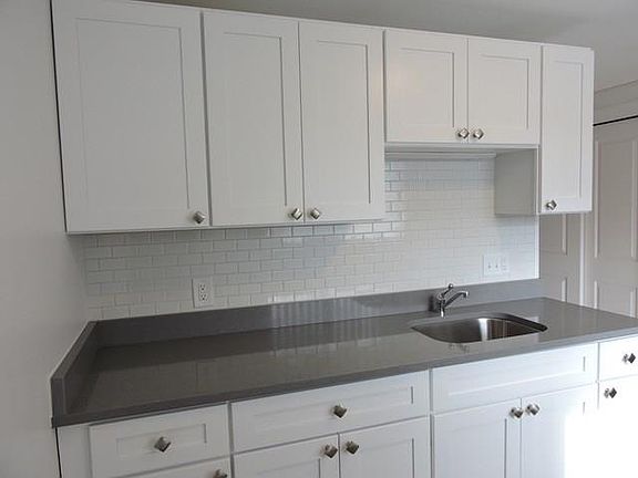 2nd image of 425 Warren Ave APT 1
