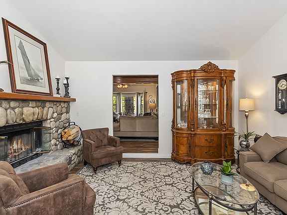 4th image of 32424 Fern Dr
